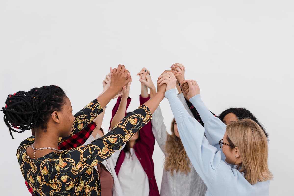 Cómo reinventarte como líder en la era de la IA: el poder del coaching para mujeres profesionales